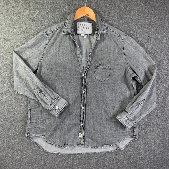 Frank & Eileen Famous Denim Shirt Women Large Gray Stonewashed Chambray Blouse